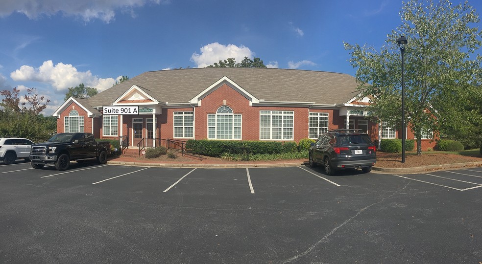 327 Dahlonega St, Cumming, GA for lease - Primary Photo - Image 1 of 81