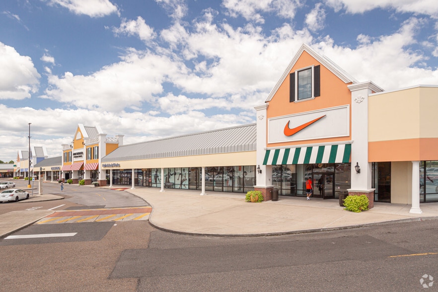 2200-2210 Tanger Blvd, Gonzales, LA for lease - Primary Photo - Image 1 of 1