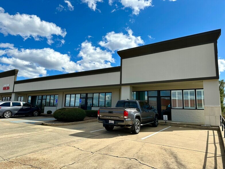 1000 Lakeland Sq, Flowood, MS for lease - Building Photo - Image 3 of 15