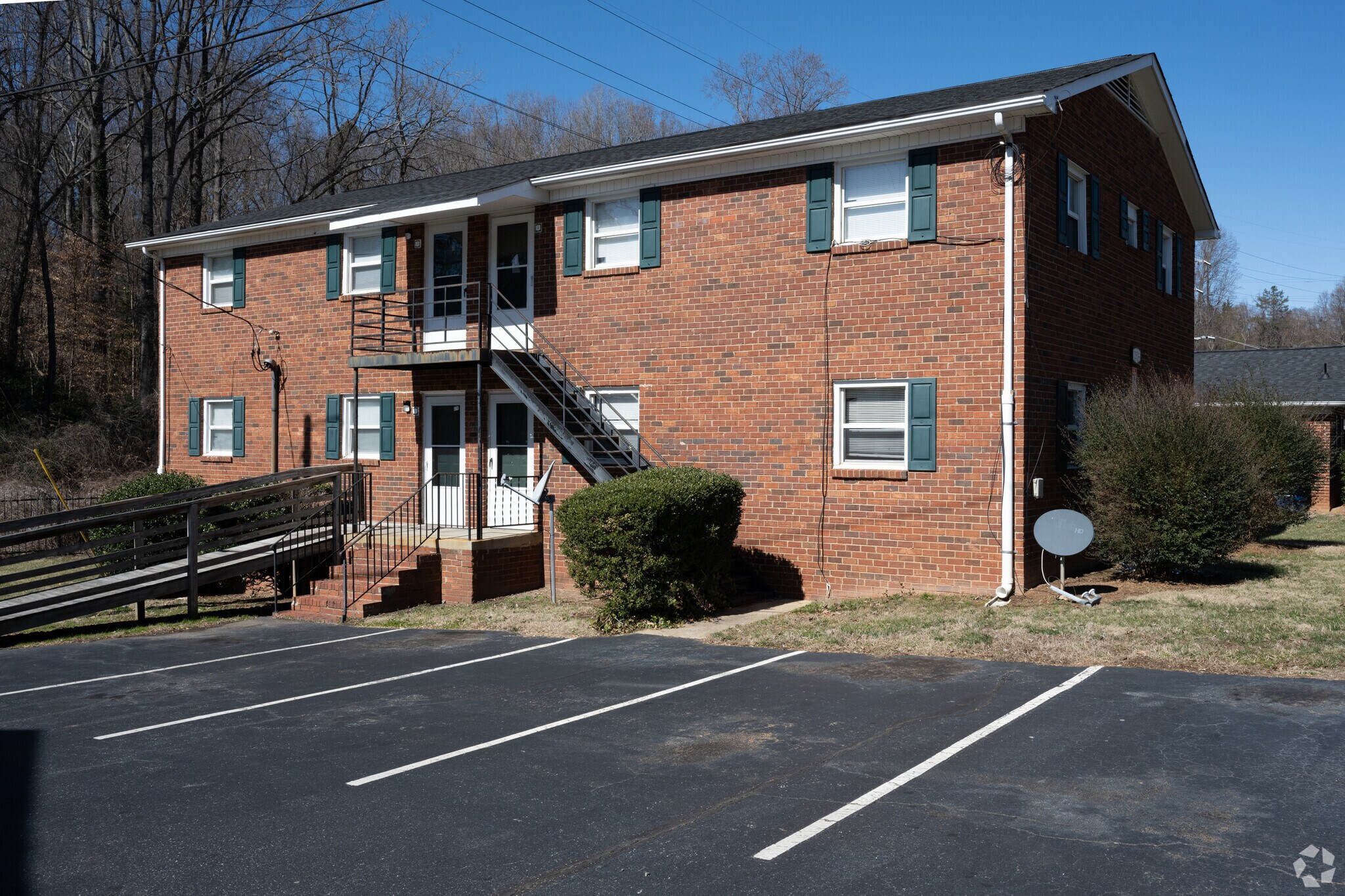 2560 La Deara Crest Ln, Winston-Salem, NC for sale Primary Photo- Image 1 of 1