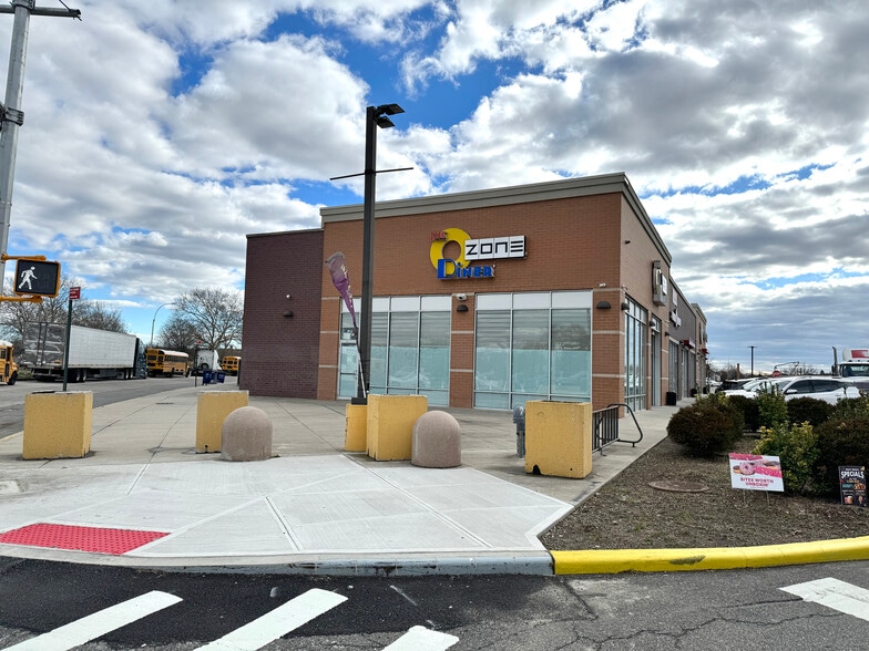 13335 79th St, Howard Beach, NY for lease - Building Photo - Image 3 of 5