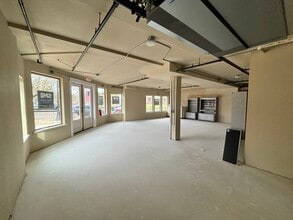 107 C Street, Independence, OR for lease Interior Photo- Image 2 of 15