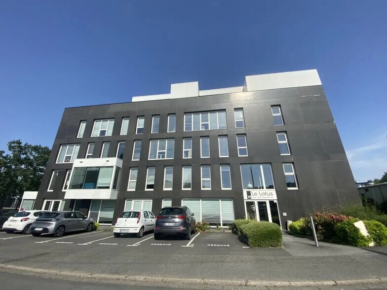 Office in Rennes for lease - Building Photo - Image 2 of 12