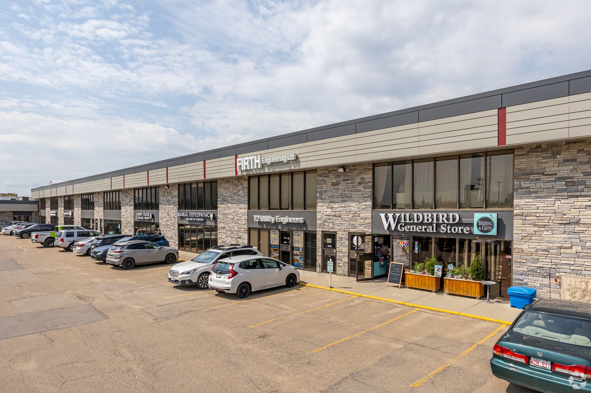 4600-4726 99th St NW, Edmonton, AB for sale Primary Photo- Image 1 of 1