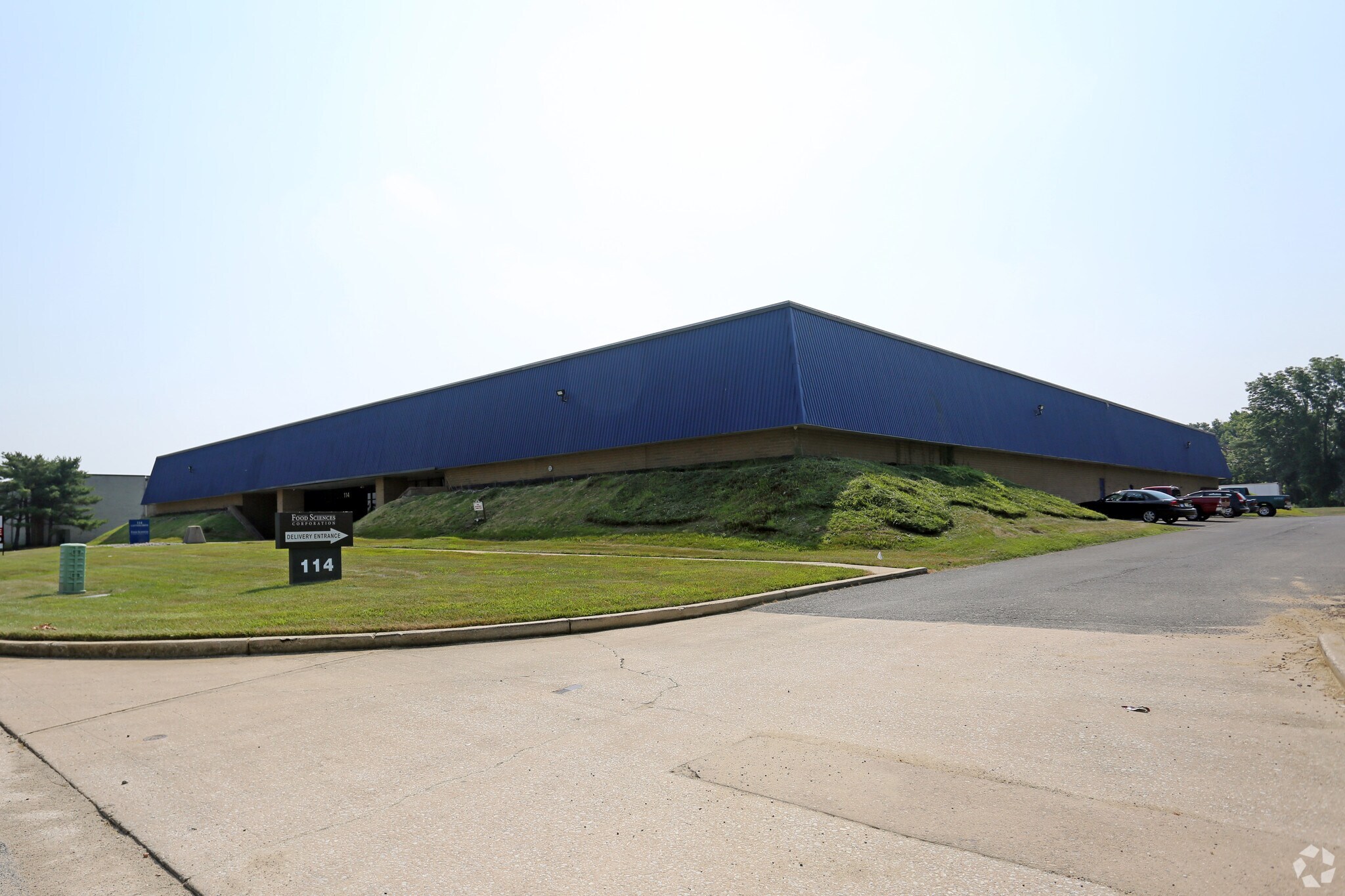 114 Gaither Dr, Mount Laurel, NJ for sale Primary Photo- Image 1 of 1