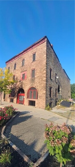 613 Main St, Medina, NY for sale - Building Photo - Image 3 of 5