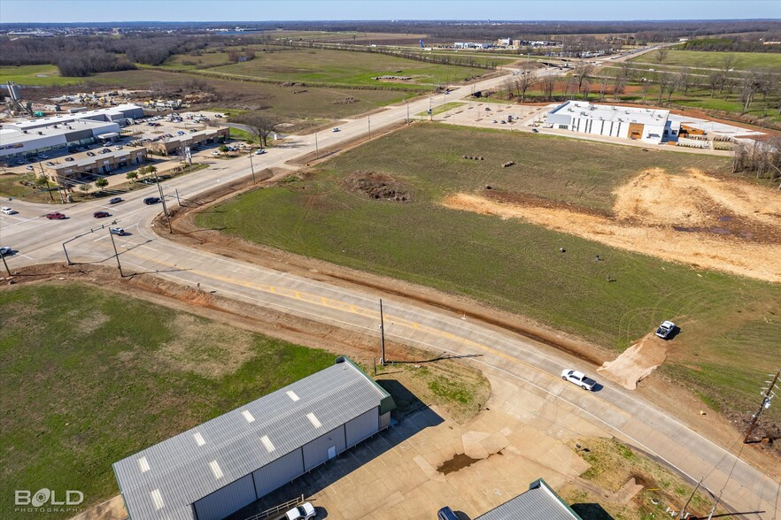 1756 Swan Lake rd, Bossier City, LA for sale - Primary Photo - Image 1 of 22