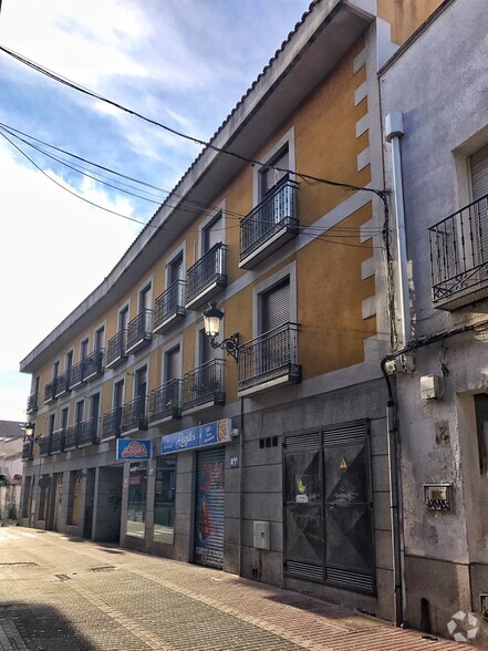 Calle Coso, 24, Illescas, Toledo for lease - Primary Photo - Image 1 of 3