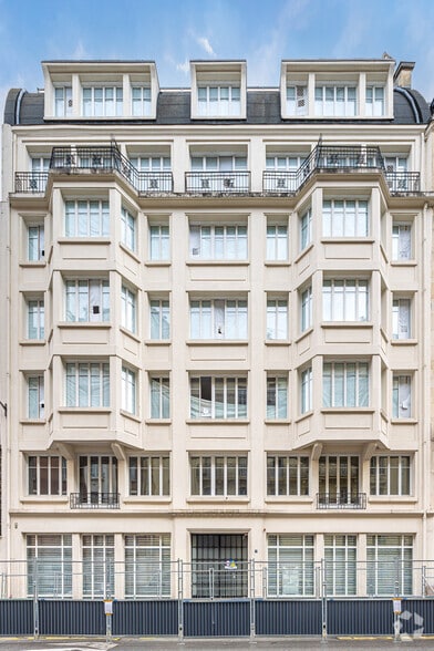 70 Rue De L'Aqueduc, Paris for lease - Primary Photo - Image 1 of 2