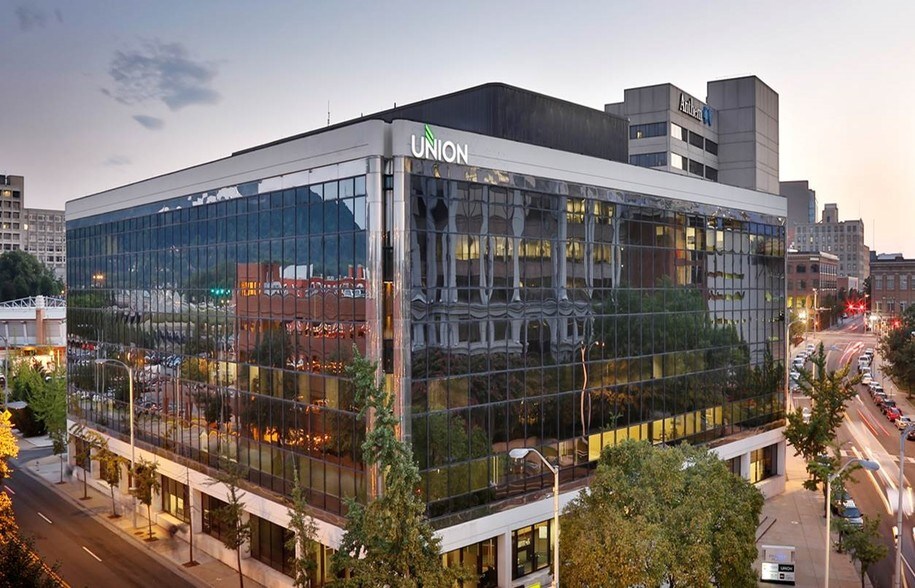 111 Franklin Rd SE, Roanoke, VA for sale - Building Photo - Image 1 of 1