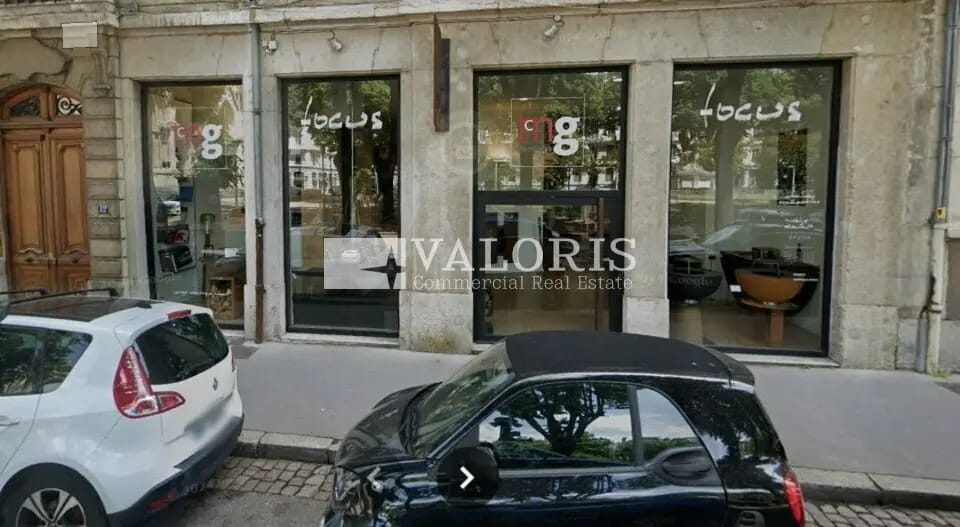 Retail in Lyon for lease - Building Photo - Image 3 of 7