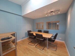 Combe Ln, Wormley for lease Interior Photo- Image 2 of 6