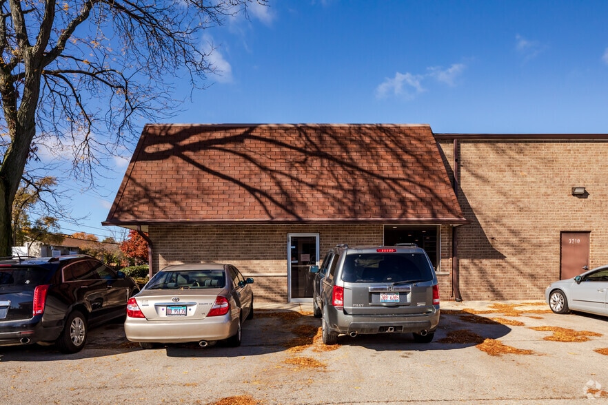 3206-3210 W Lake Ave, Glenview, IL for lease - Building Photo - Image 3 of 4