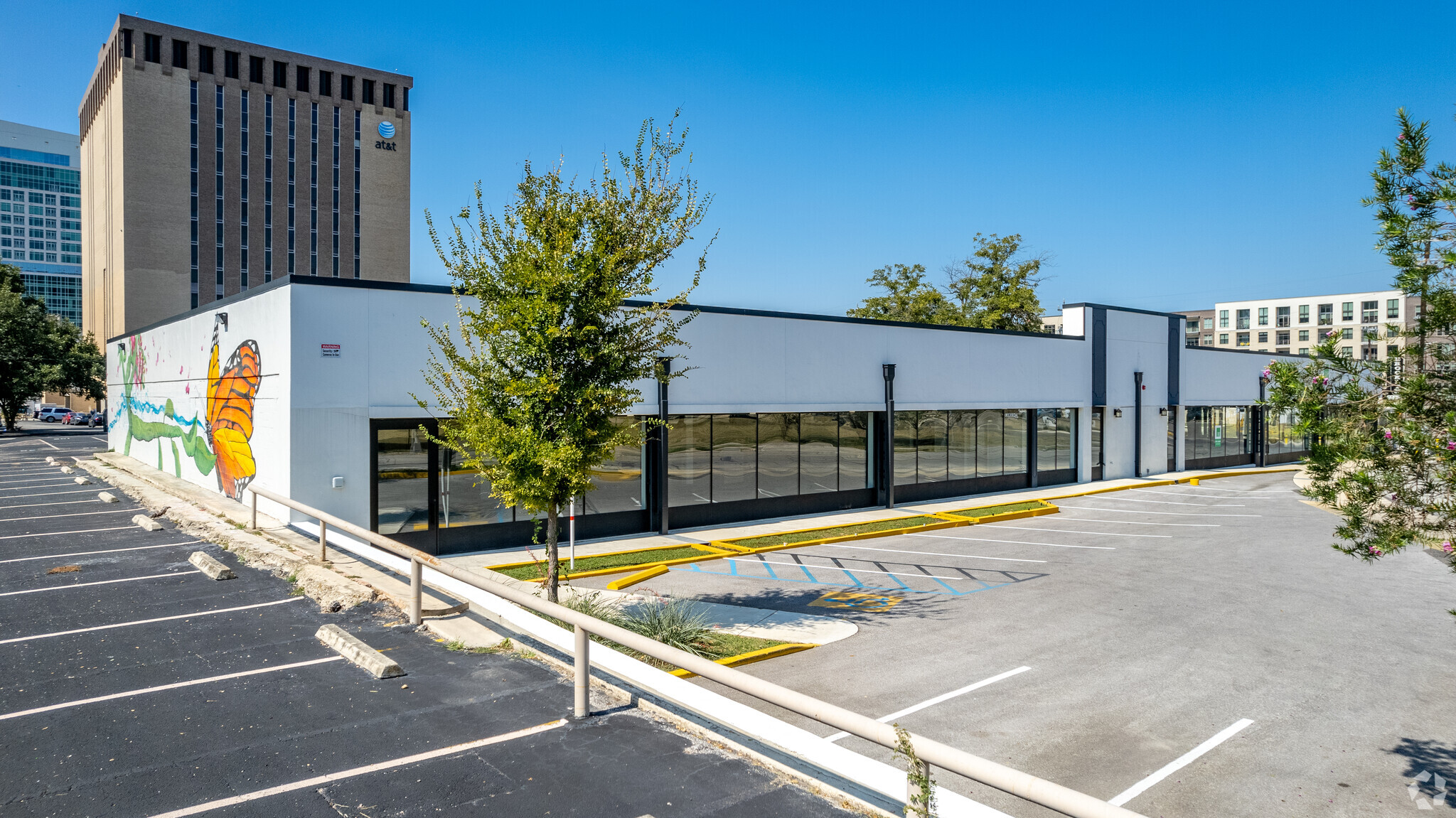 1126 N Saint Marys St, San Antonio, TX for lease Building Photo- Image 1 of 14