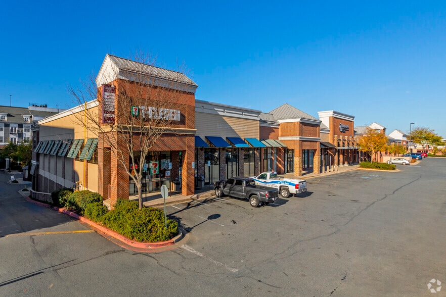 1701-1765 Rockville Pike, Rockville, MD for lease - Building Photo - Image 2 of 6