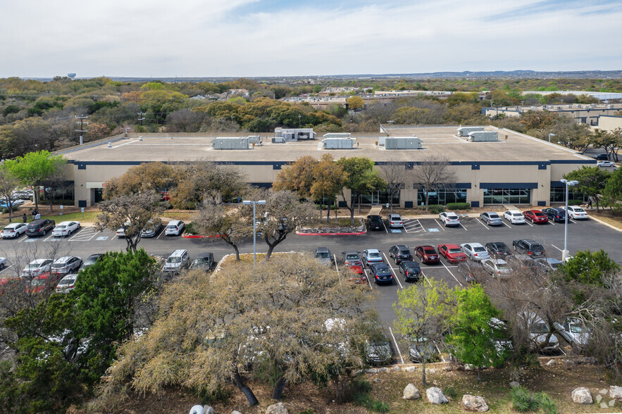 12449 Silicon Dr, San Antonio, TX for lease - Building Photo - Image 2 of 4