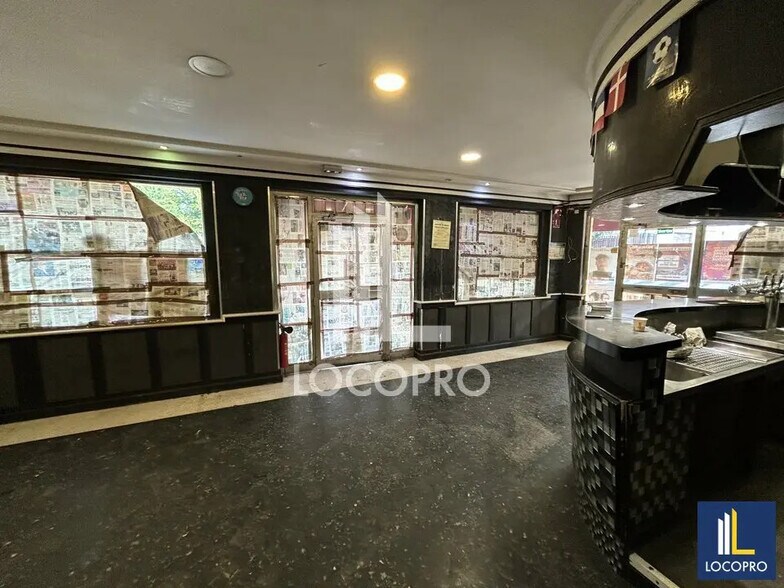 Retail in Cannes for lease - Interior Photo - Image 3 of 8