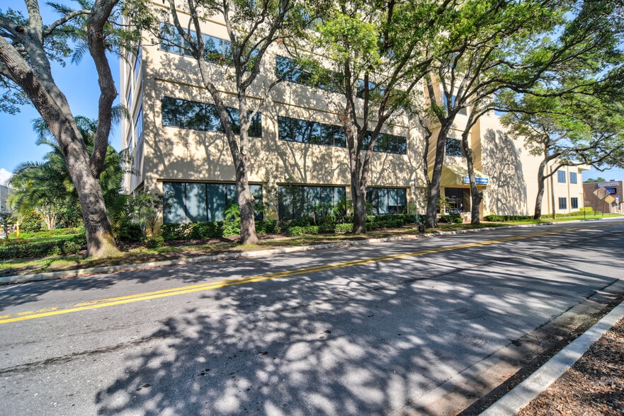 1255 Cleveland St, Clearwater, FL for lease - Building Photo - Image 3 of 16