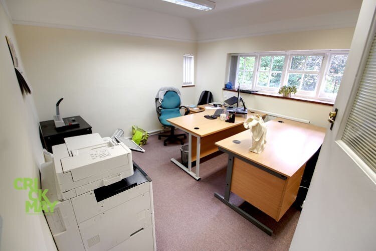 6 Paddockhall Rd, Haywards Heath for lease Interior Photo- Image 1 of 3