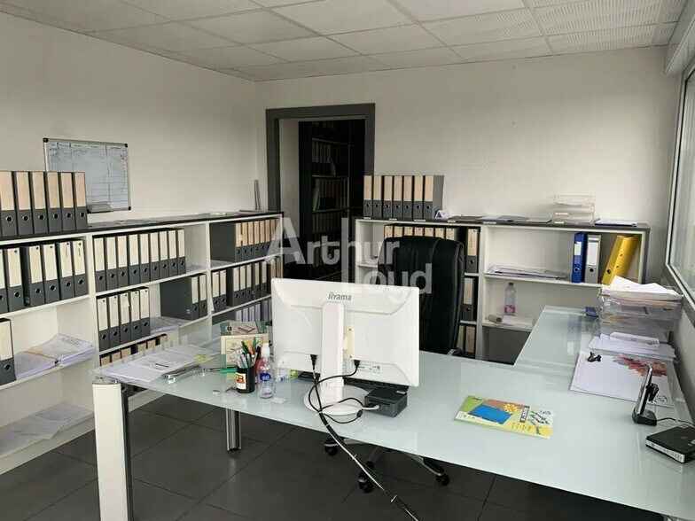 Flex in Annecy for sale - Interior Photo - Image 3 of 12