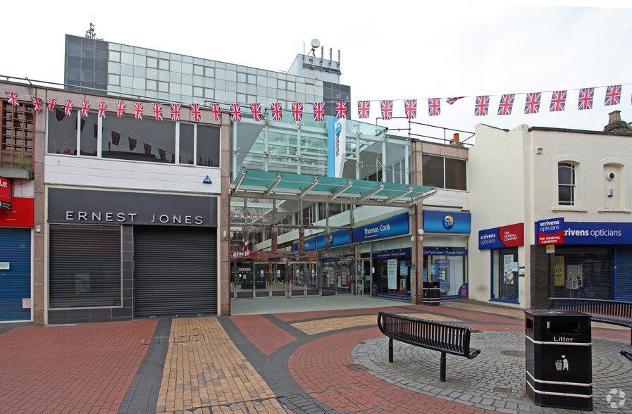 Nicholsons Walk, Maidenhead for lease - Primary Photo - Image 1 of 12