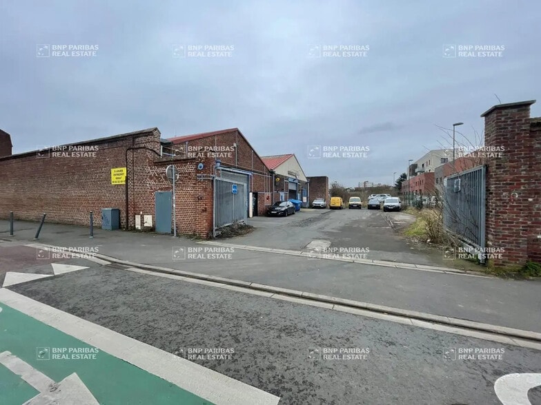 Flex in Lille for lease - Building Photo - Image 2 of 14