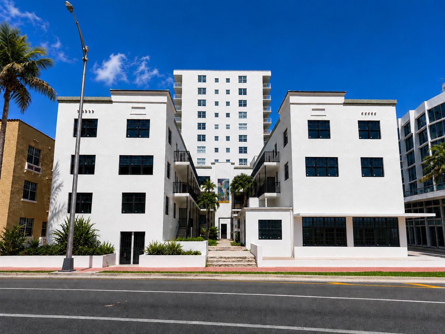2814 Collins Ave, Miami Beach, FL for lease Interior Photo- Image 1 of 10