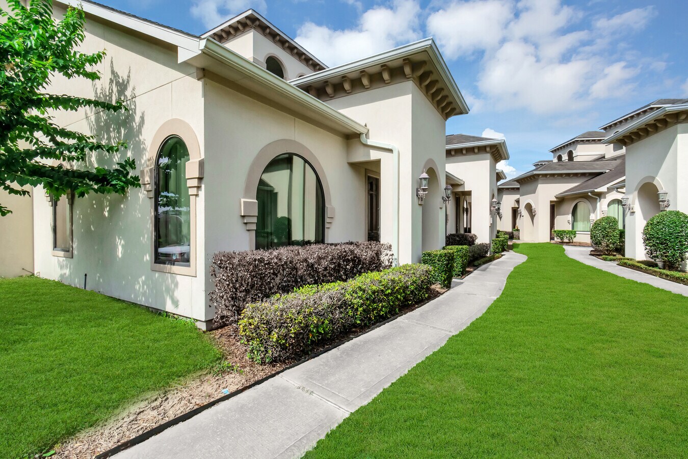 12834 Willow Centre Dr, Houston, TX 77066