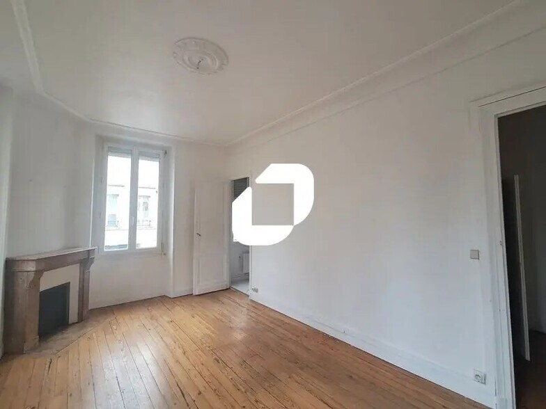 Office in Bordeaux for lease - Interior Photo - Image 3 of 9