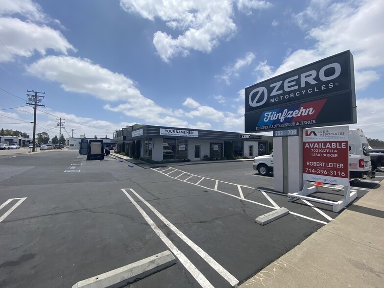 702-706 W Katella Ave, Orange, CA for lease - Building Photo - Image 2 of 11