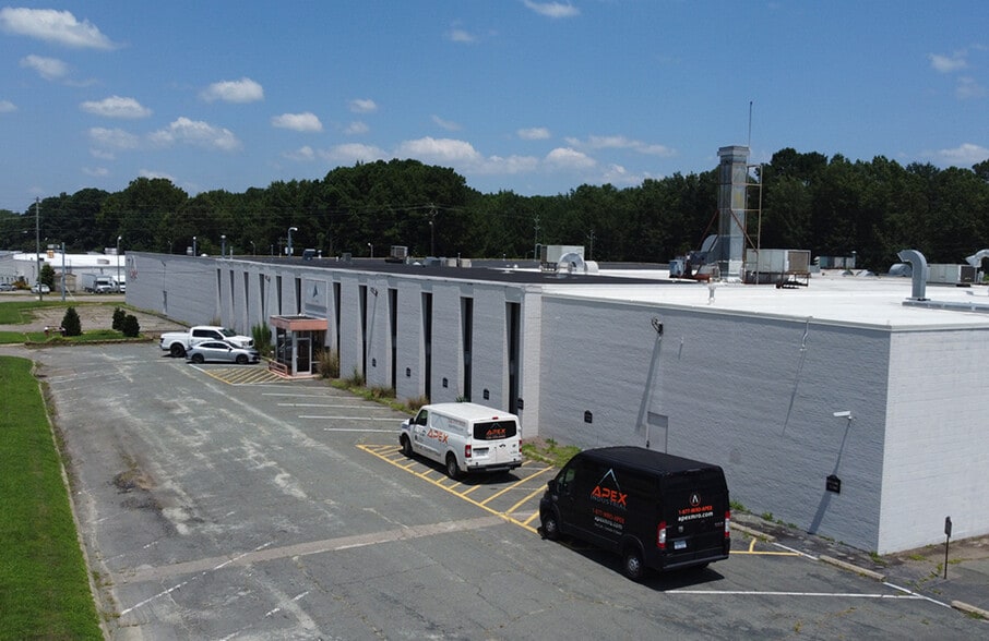 2903 Lee Ave, Sanford, NC for lease - Building Photo - Image 2 of 12