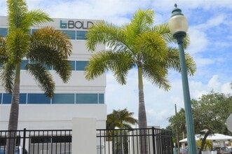 1689 2nd St, Sarasota, FL for lease Interior Photo- Image 1 of 4