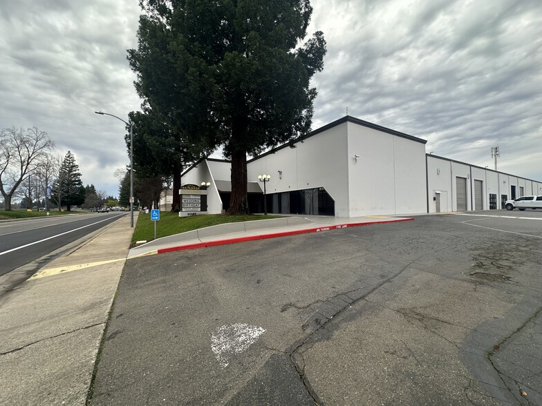 11167 Trade Center Dr, Rancho Cordova, CA for lease - Building Photo - Image 1 of 13