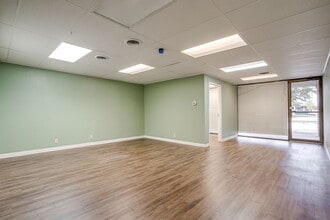 1340 S main St, Grapevine, TX for lease Interior Photo- Image 1 of 5