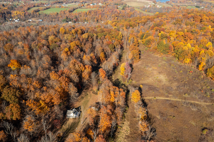 1736 Falls Rd, Clarks Summit, PA for sale - Primary Photo - Image 1 of 17