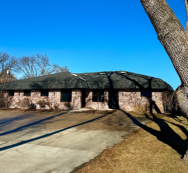 140 E 22nd St, Fremont, NE for sale - Building Photo - Image 2 of 21