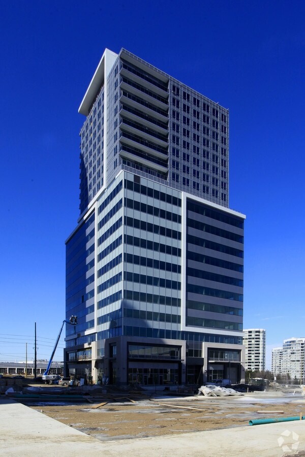 7191 Yonge St, Markham, ON, L3T 1K7 Office Property For Sale