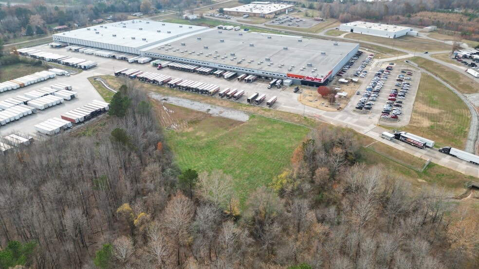 HIGHWAY 22, Lexington, TN for sale - Building Photo - Image 2 of 7