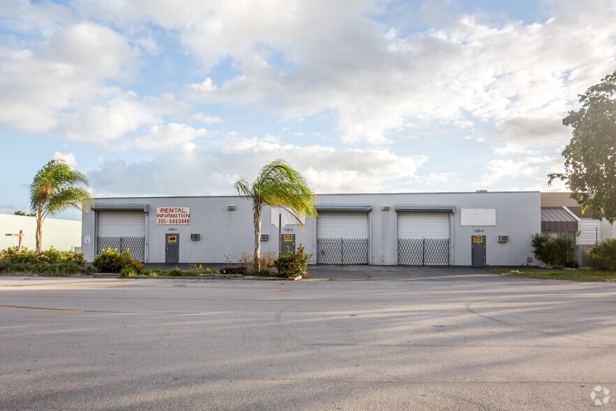 10810-10814 SW 188th St, Miami, FL for lease - Primary Photo - Image 1 of 3