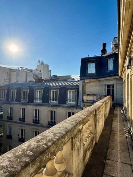 18 Rue Volney, Paris for lease - Building Photo - Image 2 of 10