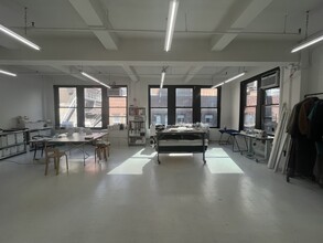 325 W 38th St, New York, NY for lease Interior Photo- Image 1 of 4