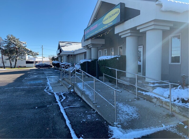 509 Main st, Shediac, NB for lease - Building Photo - Image 2 of 2