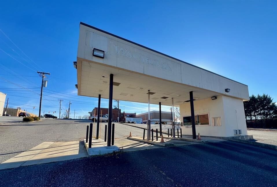 15 Main ave, Taylorsville, NC for lease Building Photo- Image 1 of 7