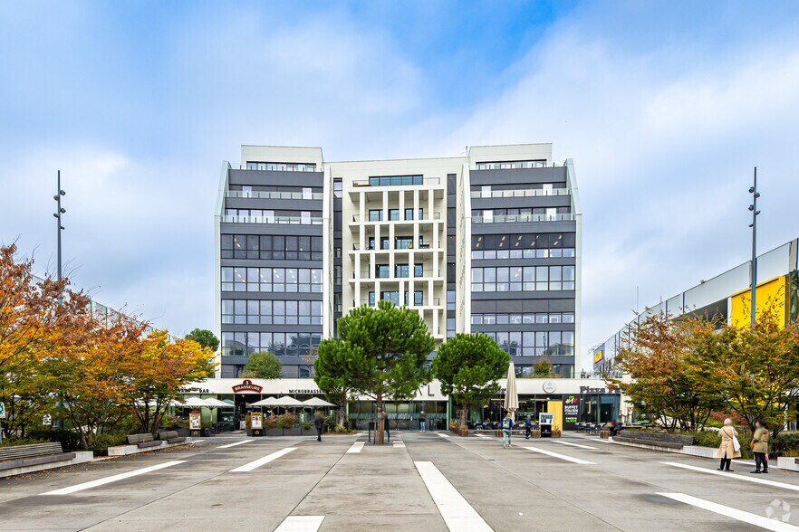 5 Rue Simone Veil, Vénissieux for sale - Primary Photo - Image 1 of 20