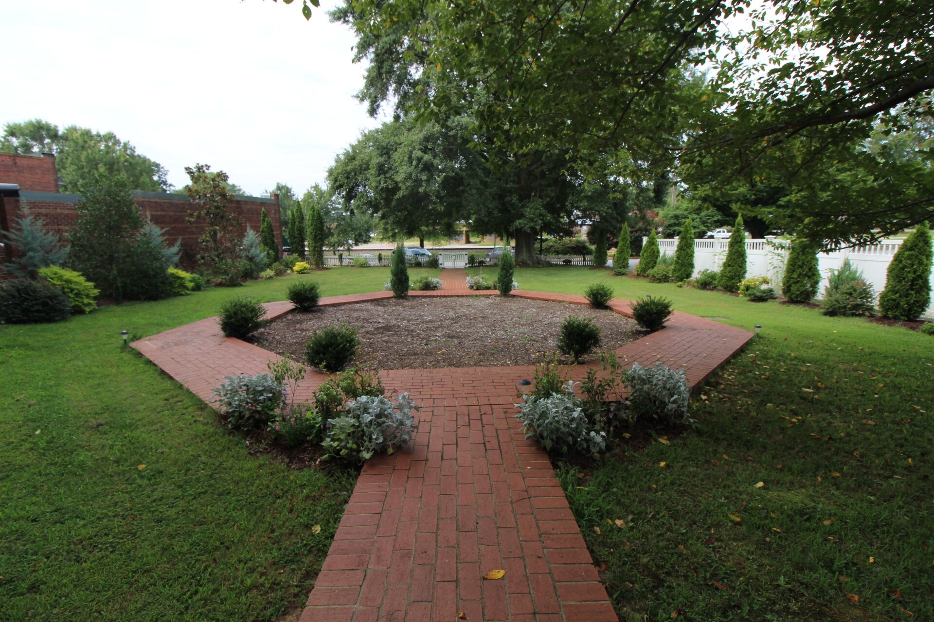 120 N Trade Ave, Landrum, SC for sale Building Photo- Image 1 of 1