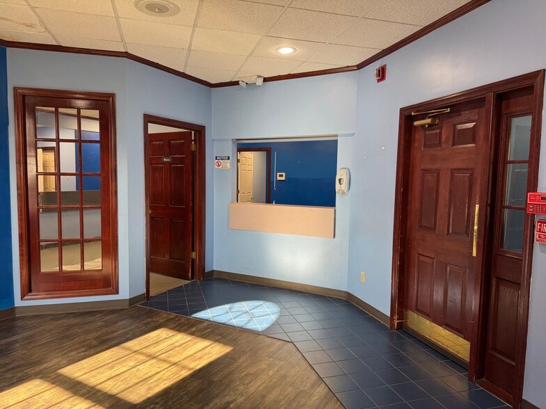 514 Pellis Rd, Greensburg, PA for lease - Building Photo - Image 2 of 14