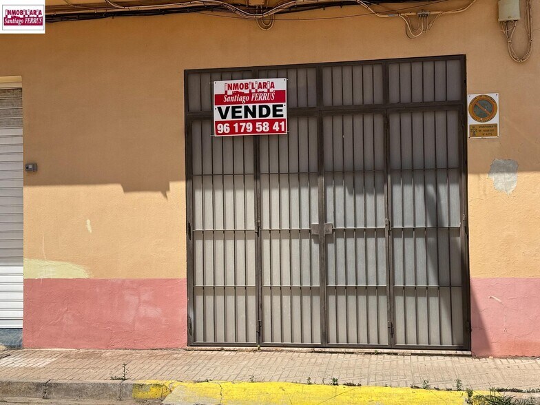 Retail in València for sale - Building Photo - Image 1 of 4
