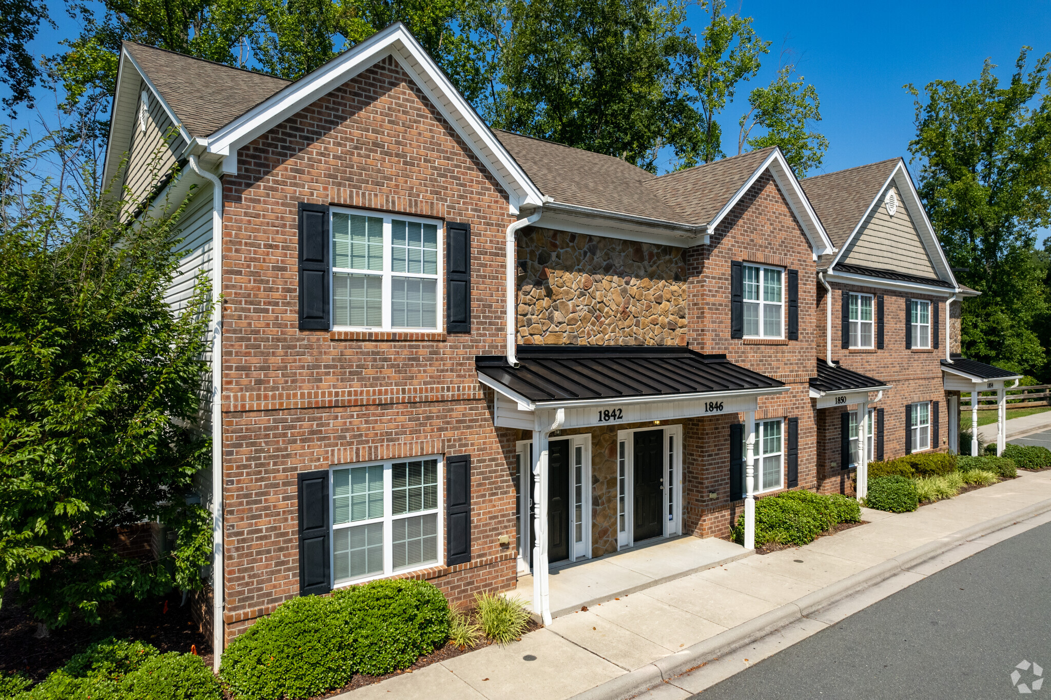 1831 Quantum Ln, Winston-Salem, NC for sale Primary Photo- Image 1 of 1