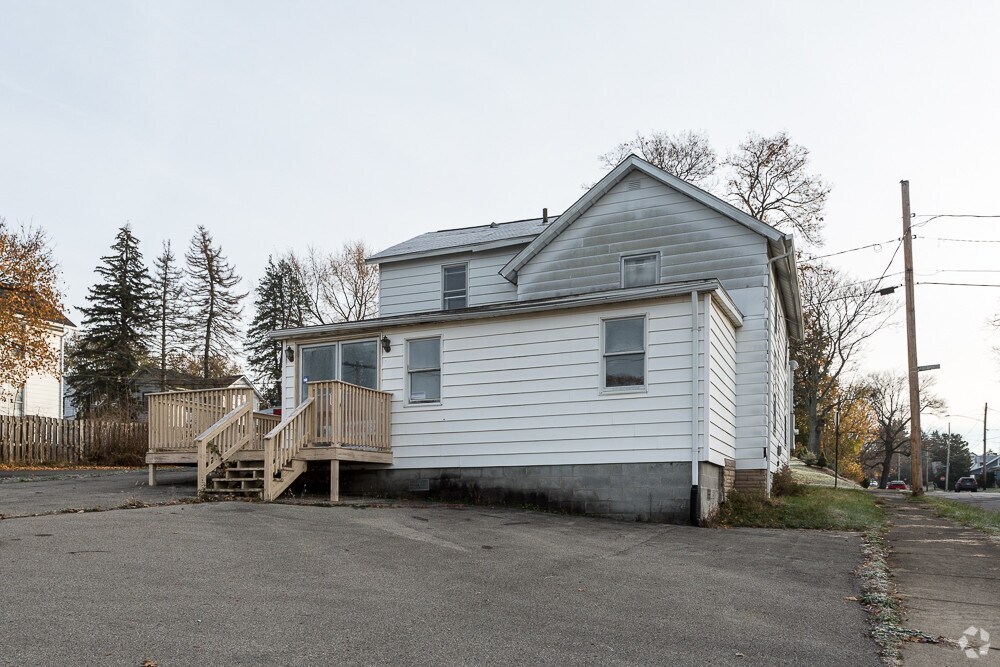 1000 Wilmington Ave, New Castle, PA for sale Primary Photo- Image 1 of 1