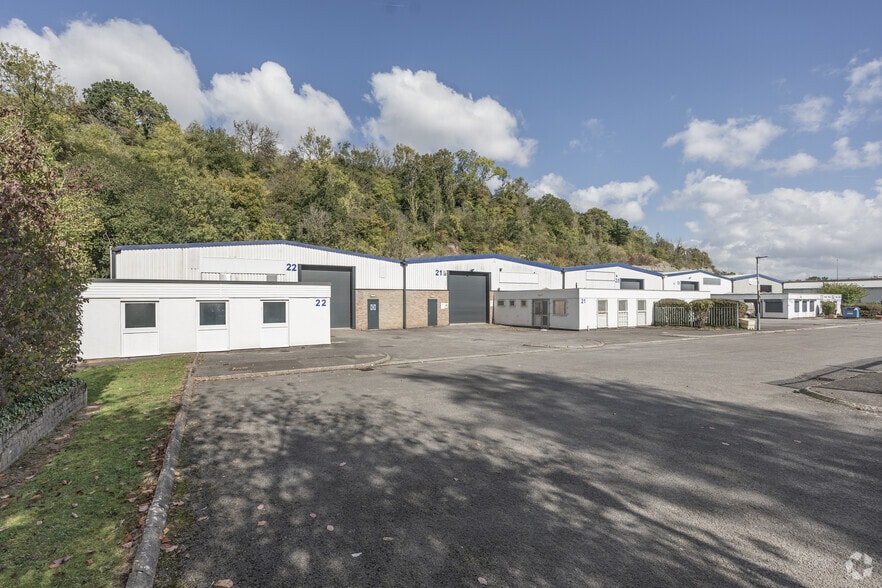 Penarth Rd, Cardiff for lease - Primary Photo - Image 1 of 5